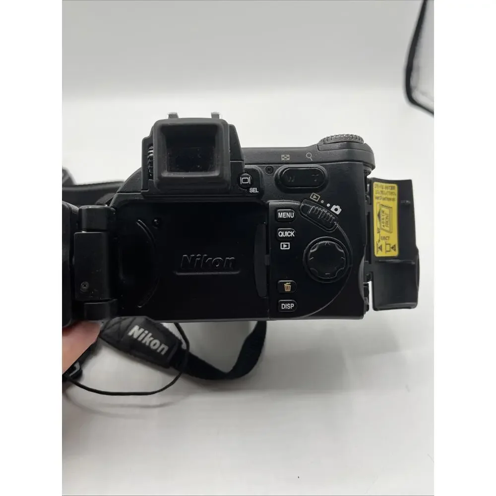 Nikon COOLPIX 8700 8.0MP Digital Camera - Black Untested With Case